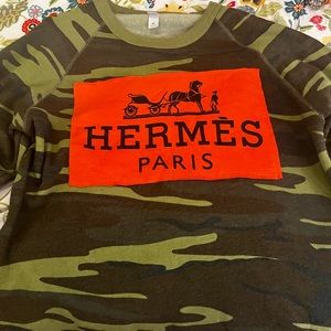 NWOT camo sweatshirt size medium . Oversized .